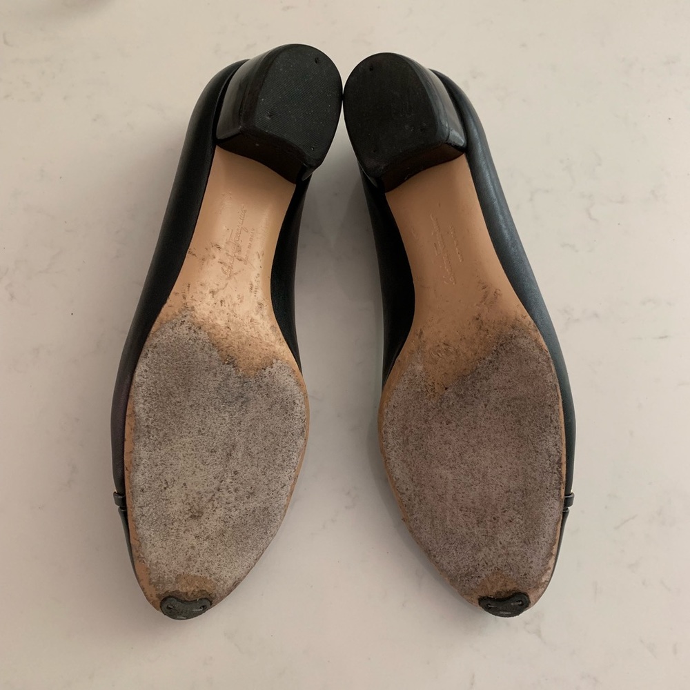 ❤️SOLD❤️ Salvatore Ferragamo black shoes - Picture 4 of 8